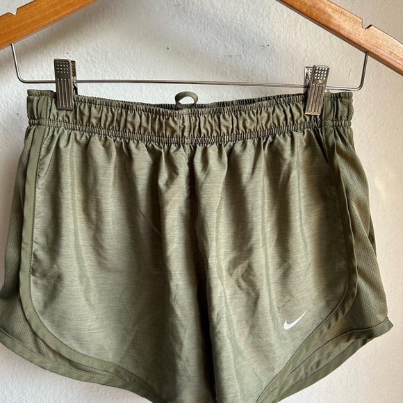 Sold - Picture 4 of 13